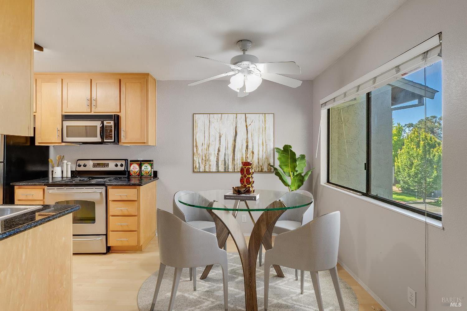 Detail Gallery Image 7 of 36 For 900 Cambridge Dr #104,  Benicia,  CA 94510 - 1 Beds | 1 Baths
