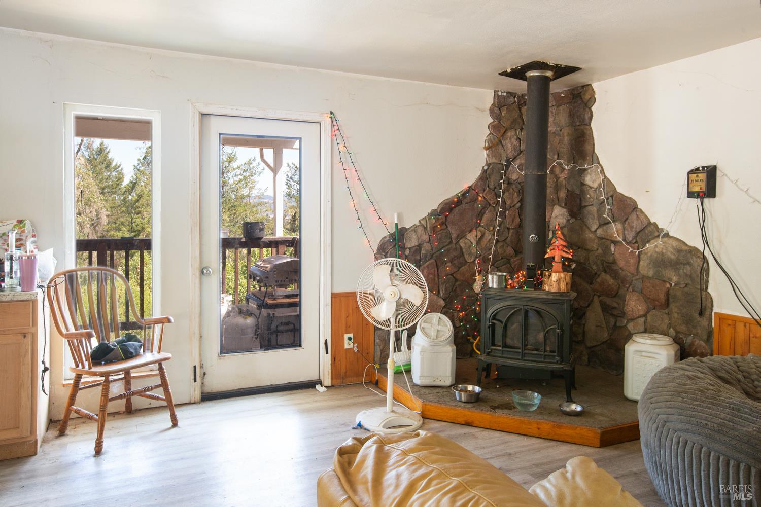 Detail Gallery Image 9 of 28 For 18500 Shafer Ranch Rd, Willits,  CA 95490 - 2 Beds | 1 Baths