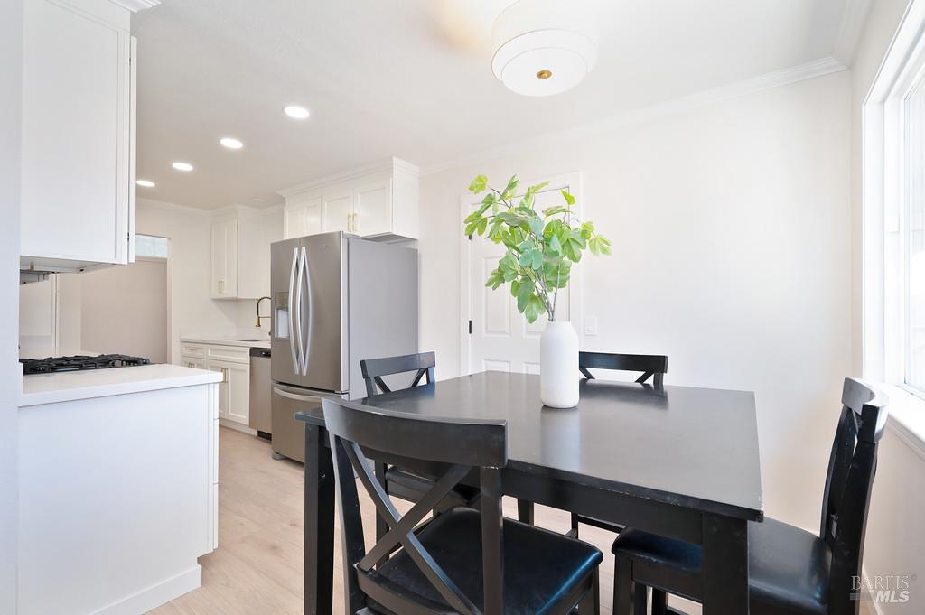 Detail Gallery Image 5 of 15 For 232 Riverdale Ave, Vacaville,  CA 95687 - 3 Beds | 1 Baths