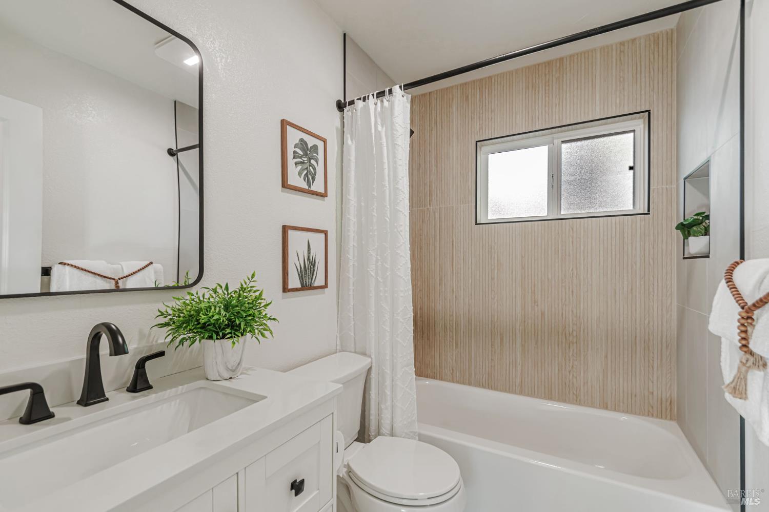Detail Gallery Image 31 of 36 For 3750 Sonoma Ave, Santa Rosa,  CA 95405 - 3 Beds | 2 Baths