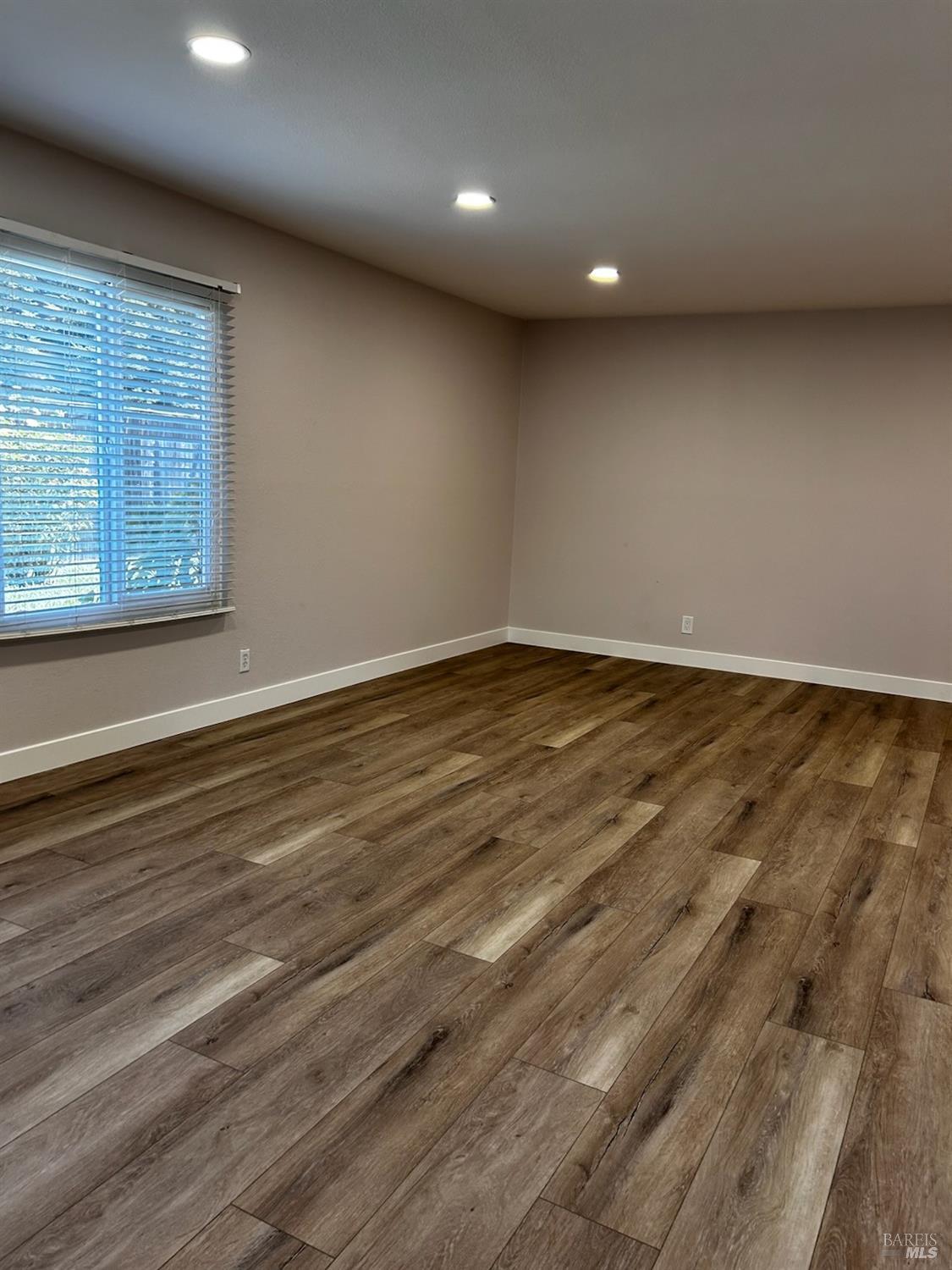Detail Gallery Image 3 of 15 For 224 Juniper St, Vacaville,  CA 95688 - 3 Beds | 2 Baths