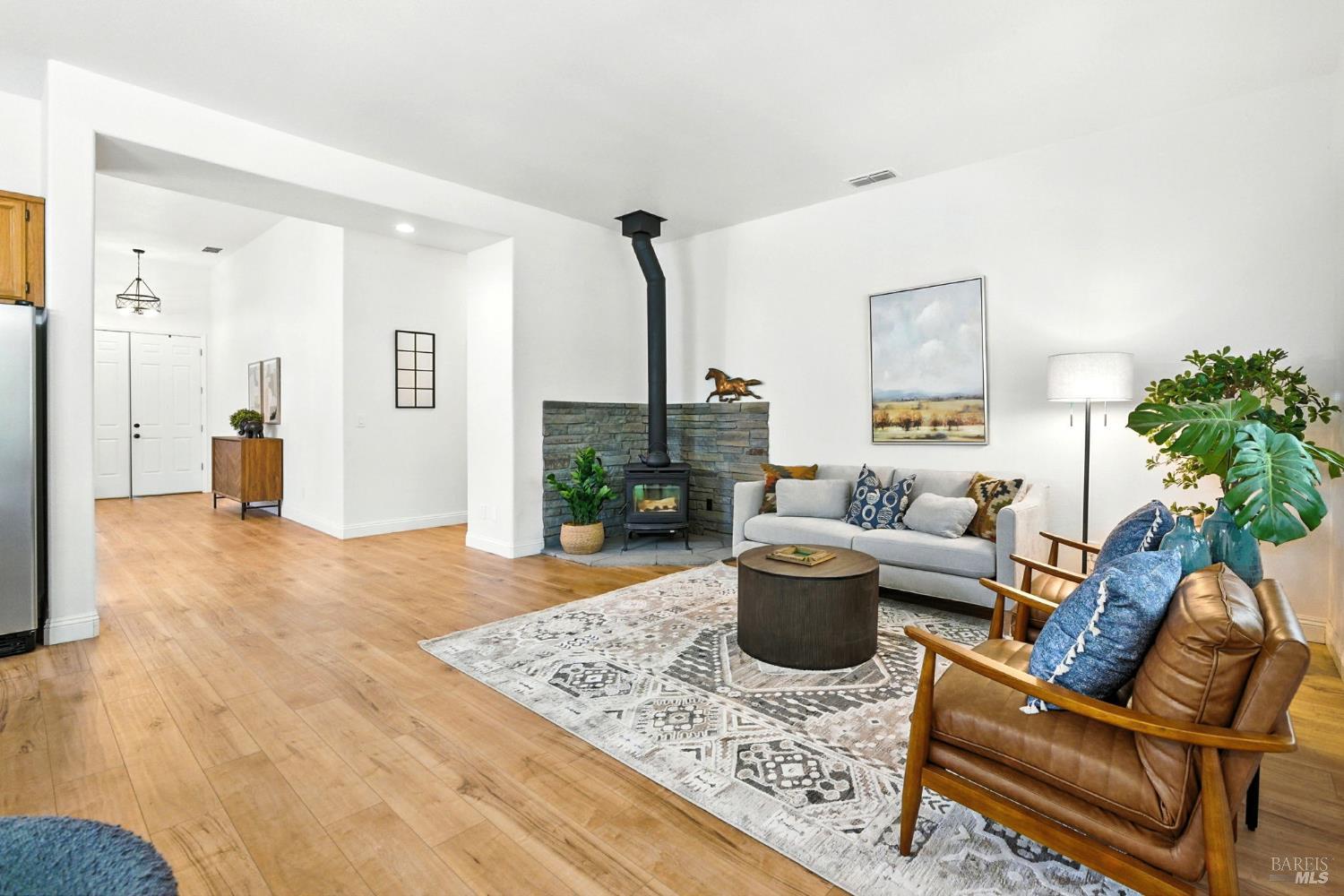 Detail Gallery Image 10 of 33 For 485 Pheasant Run Dr, Dixon,  CA 95620 - 4 Beds | 2 Baths