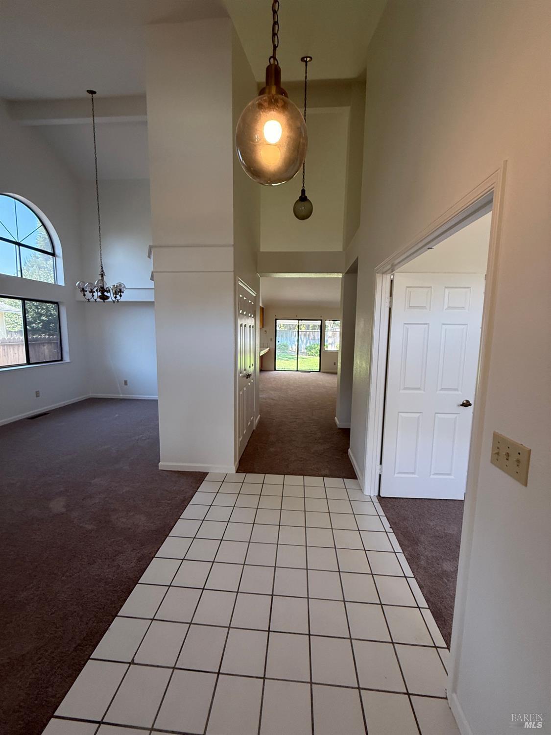 Detail Gallery Image 2 of 15 For 524 Oakmeadow Ct, Vacaville,  CA 95687 - 4 Beds | 2 Baths