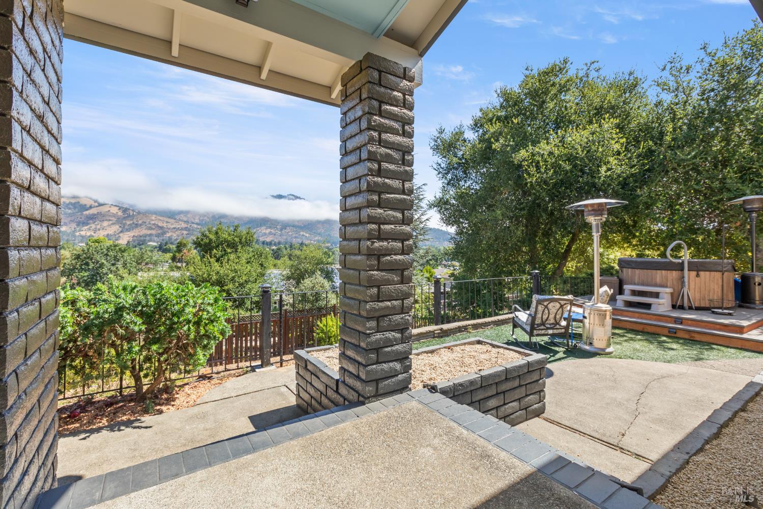 Detail Gallery Image 11 of 47 For 410 Oak Mesa Ct, Santa Rosa,  CA 95409 - 2 Beds | 2/1 Baths