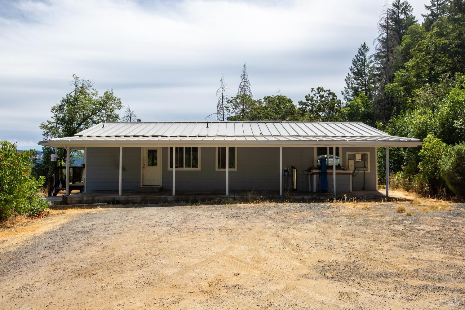 Detail Gallery Image 2 of 28 For 18500 Shafer Ranch Rd, Willits,  CA 95490 - 2 Beds | 1 Baths