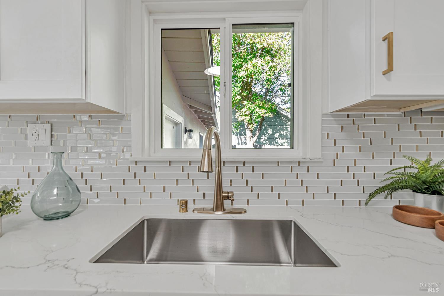 Detail Gallery Image 14 of 36 For 3750 Sonoma Ave, Santa Rosa,  CA 95405 - 3 Beds | 2 Baths
