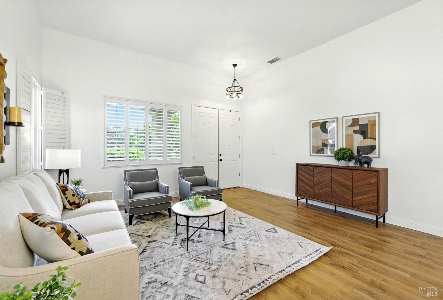 Detail Gallery Image 6 of 33 For 485 Pheasant Run Dr, Dixon,  CA 95620 - 4 Beds | 2 Baths
