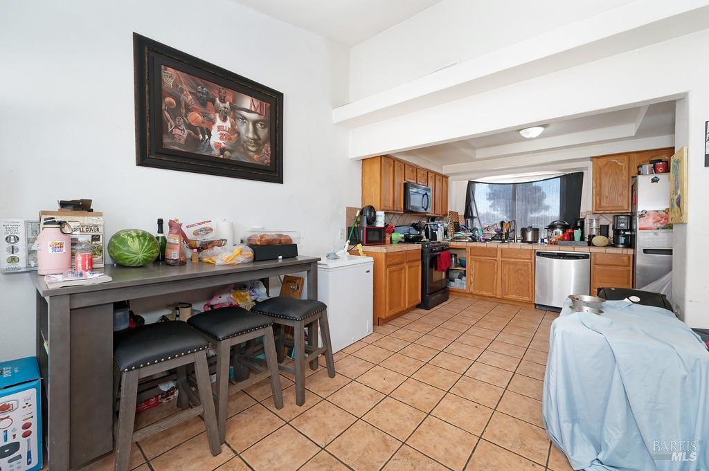 Detail Gallery Image 9 of 25 For 2638 Shasta Ct, Fairfield,  CA 94533 - 5 Beds | 2 Baths