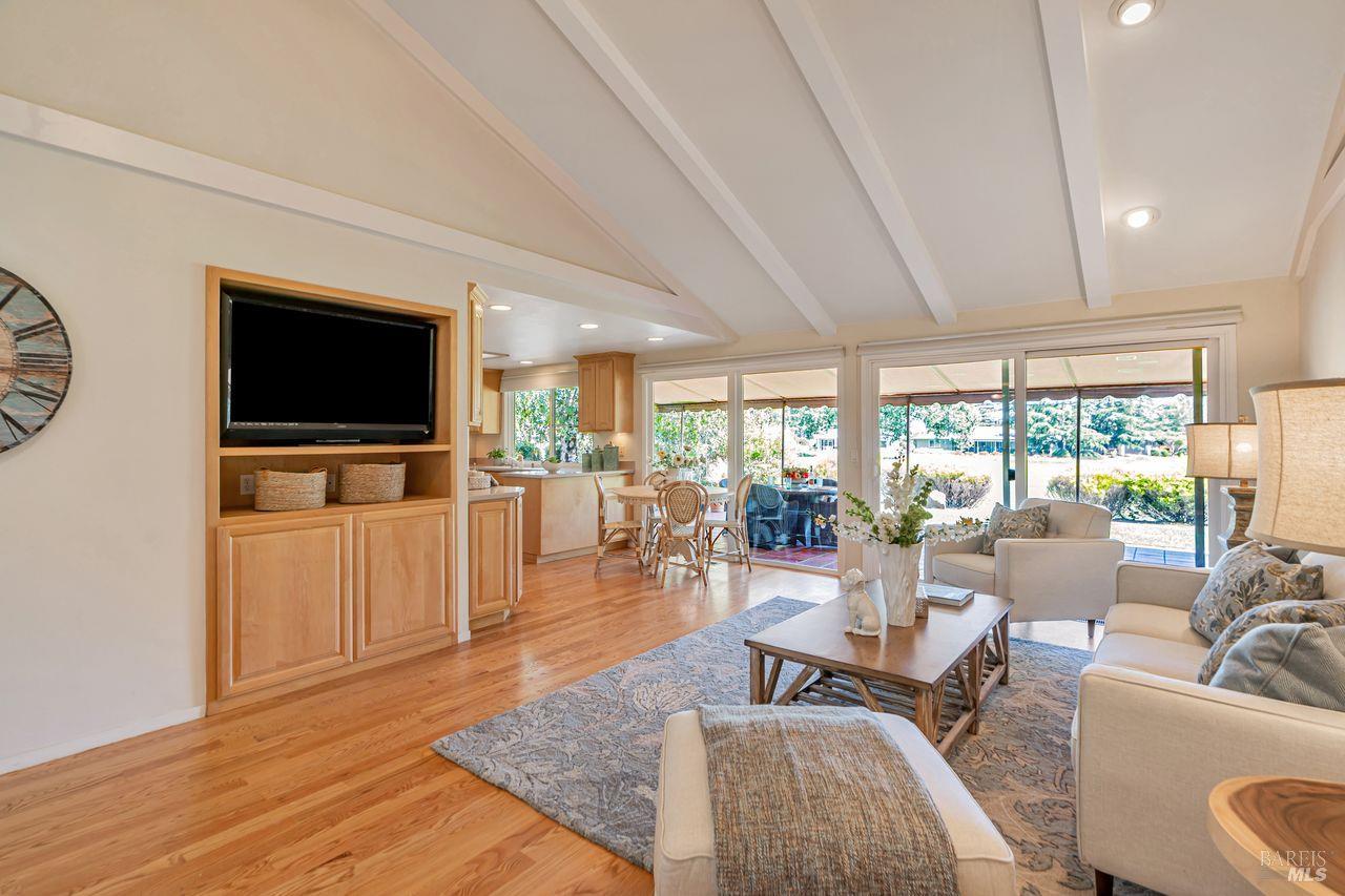Detail Gallery Image 16 of 37 For 356 Pythian Rd, Santa Rosa,  CA 95409 - 3 Beds | 2 Baths