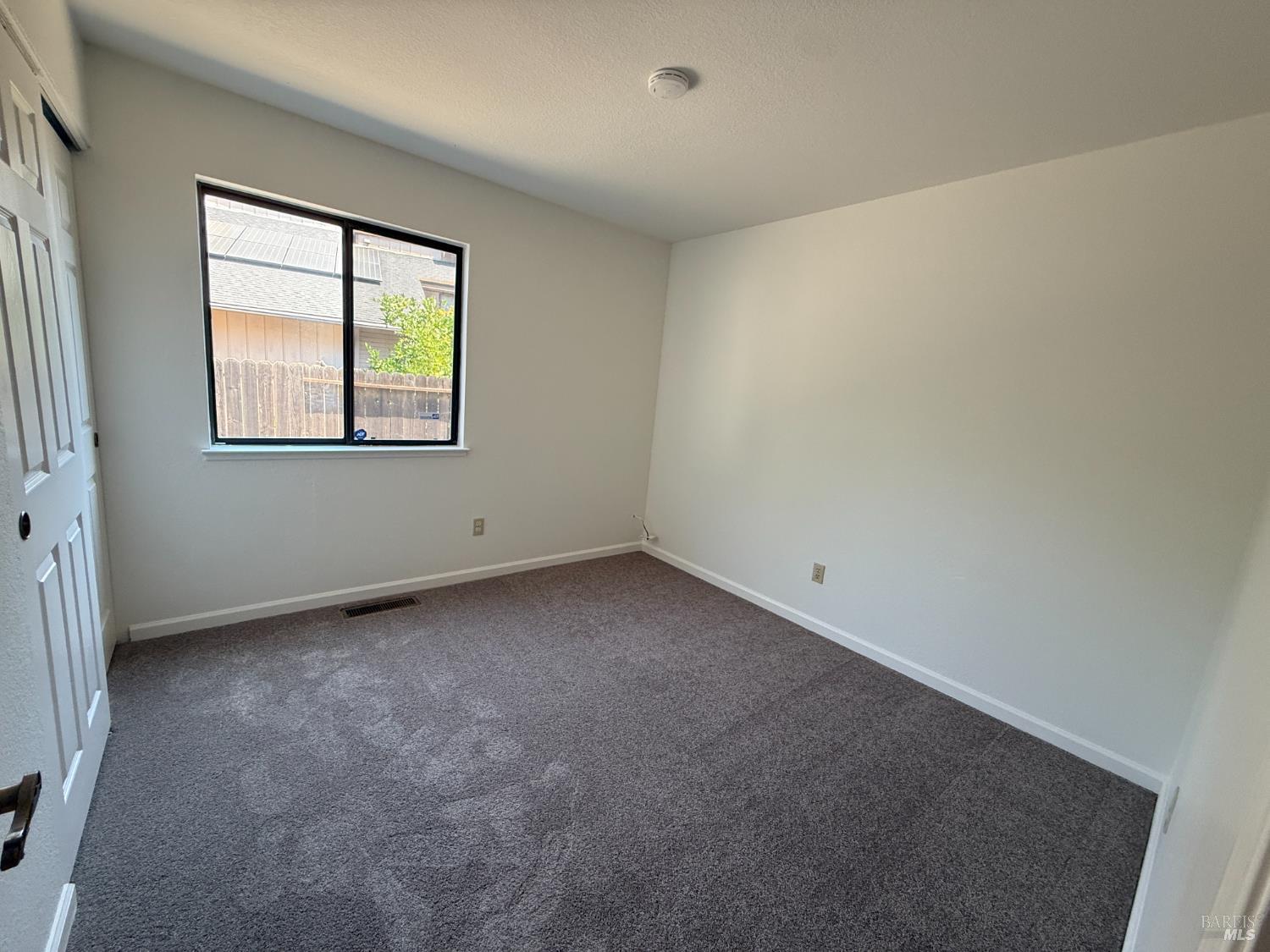 Detail Gallery Image 11 of 15 For 524 Oakmeadow Ct, Vacaville,  CA 95687 - 4 Beds | 2 Baths