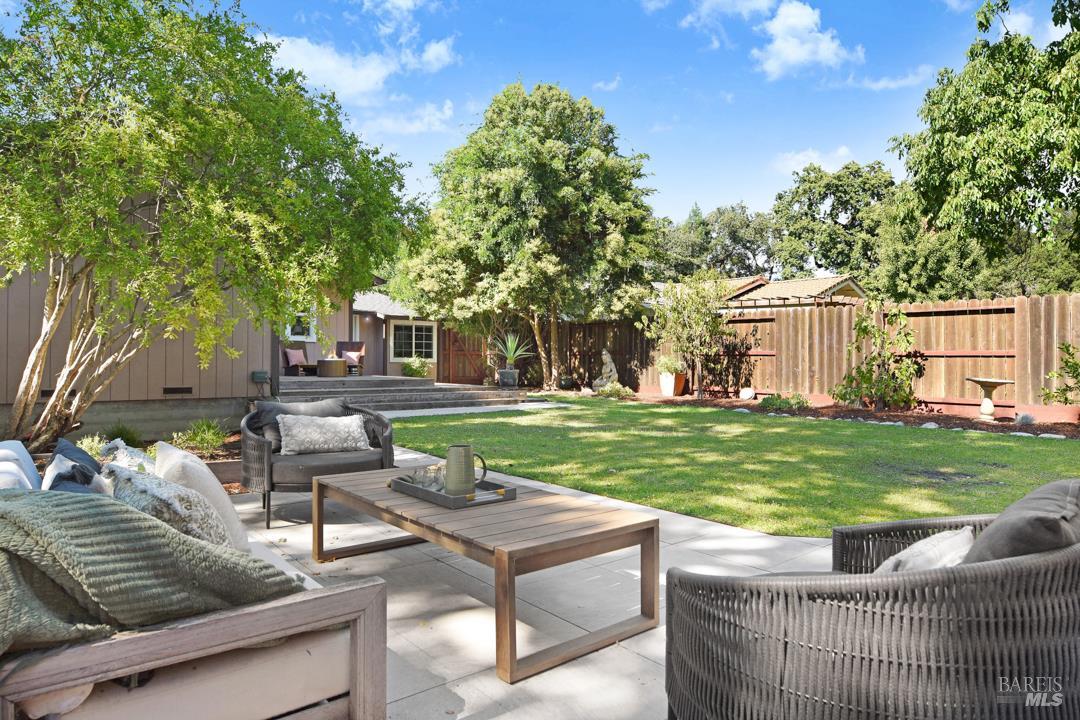 Detail Gallery Image 13 of 20 For 414 Walnut Ave, Sonoma,  CA 95476 - 4 Beds | 2 Baths