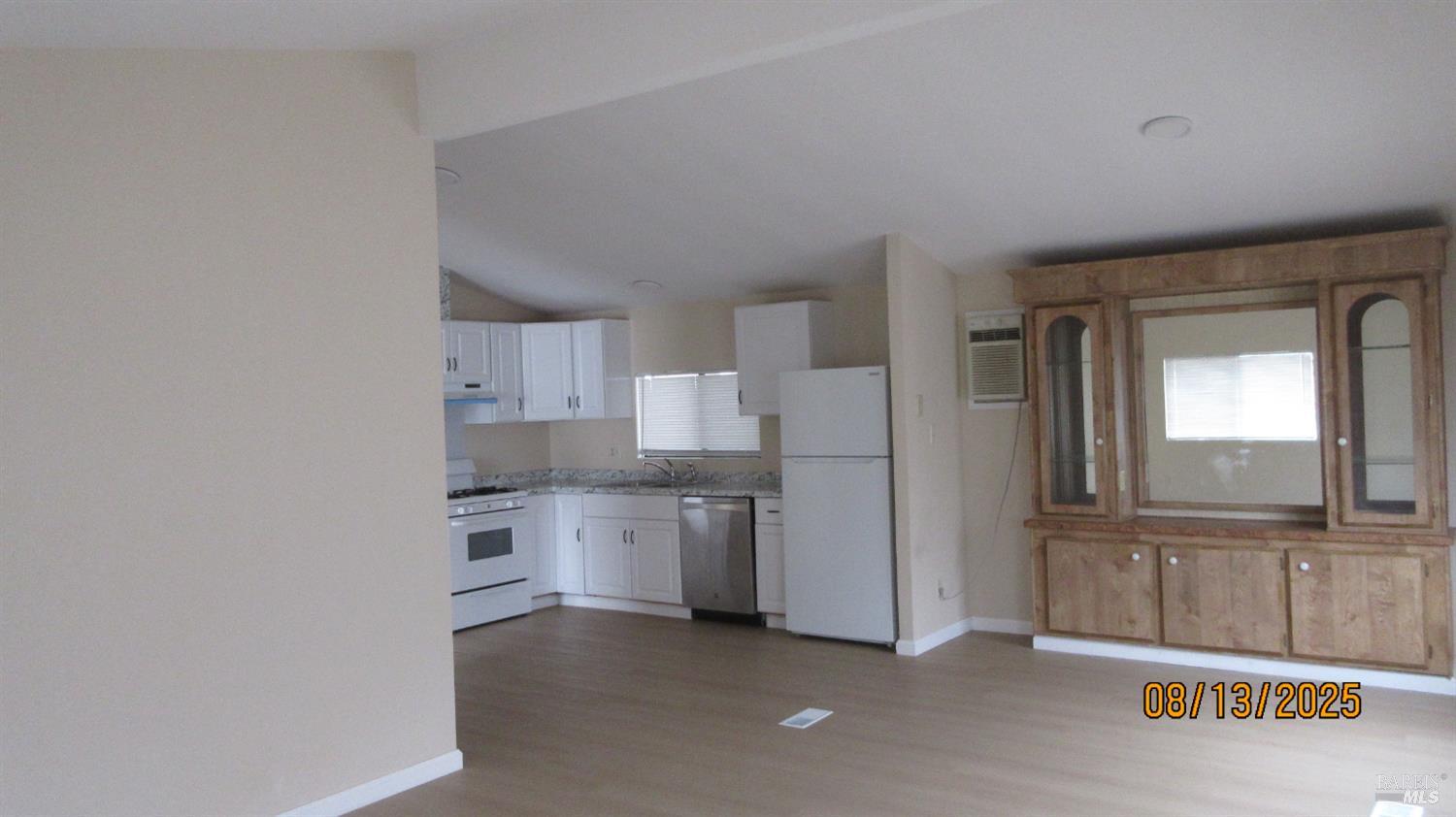 Detail Gallery Image 9 of 16 For 190 Apple Ln, Santa Rosa,  CA 95407 - 2 Beds | 2 Baths