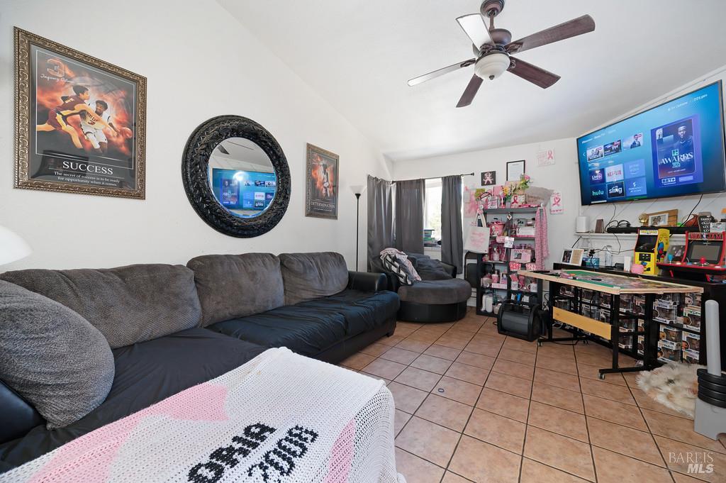 Detail Gallery Image 5 of 25 For 2638 Shasta Ct, Fairfield,  CA 94533 - 5 Beds | 2 Baths