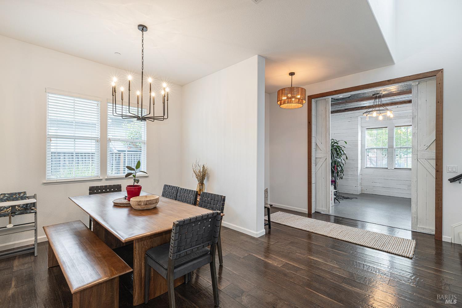 Detail Gallery Image 9 of 42 For 1694 Southridge Dr, Petaluma,  CA 94954 - 4 Beds | 2/1 Baths