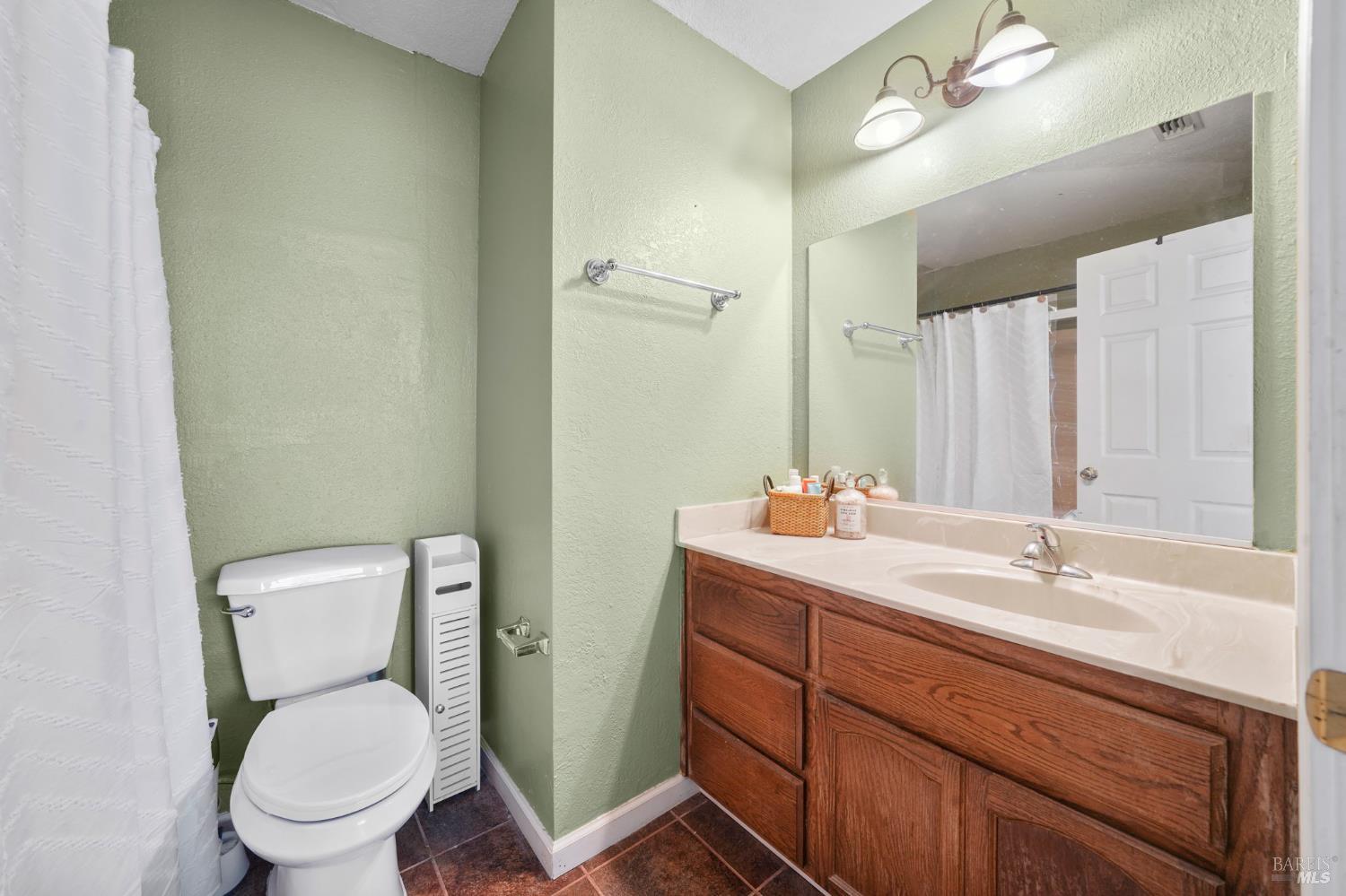 Detail Gallery Image 11 of 19 For 225 Pennsylvania Ave #A1,  Fairfield,  CA 94533 - 3 Beds | 2 Baths