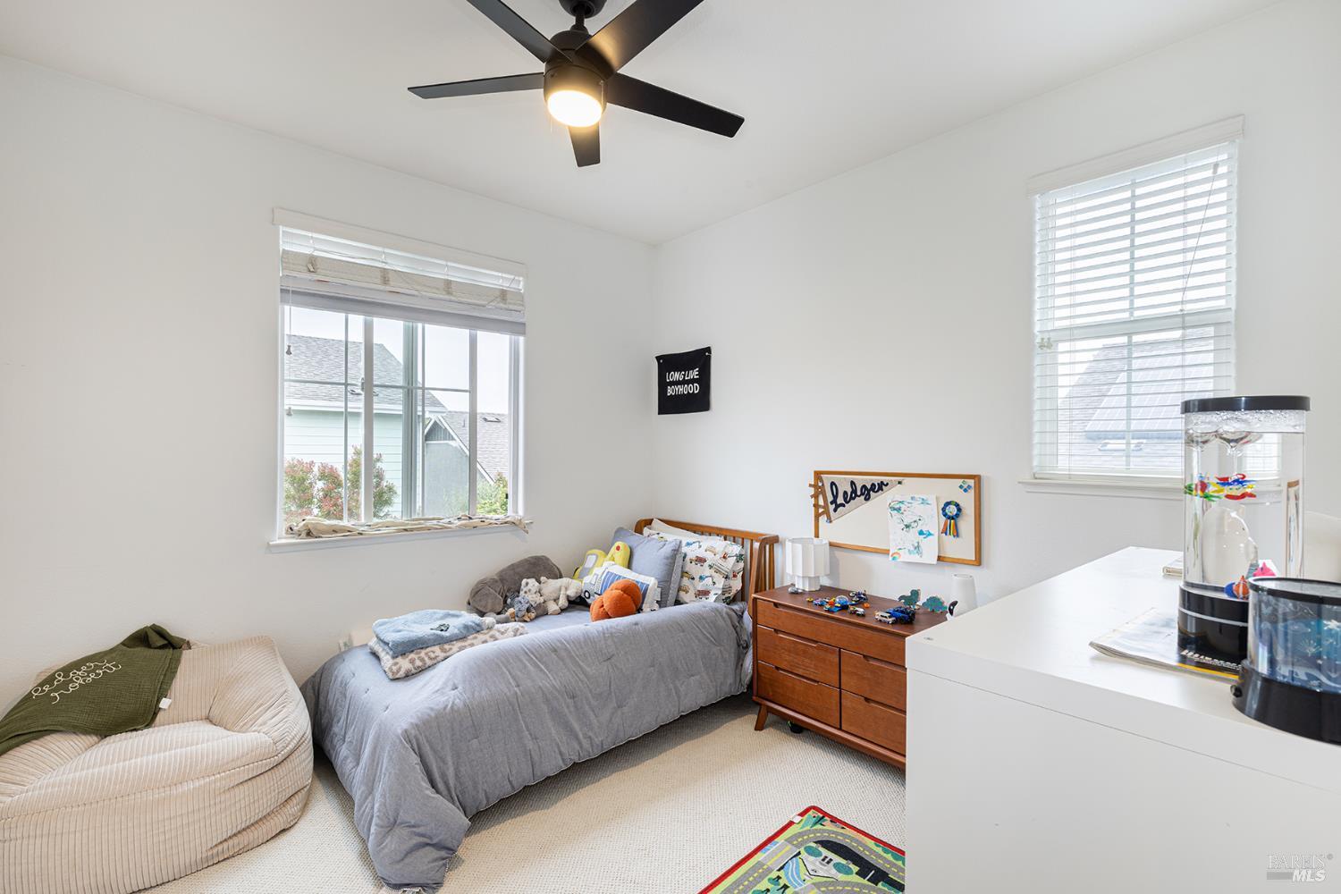 Detail Gallery Image 19 of 42 For 1694 Southridge Dr, Petaluma,  CA 94954 - 4 Beds | 2/1 Baths