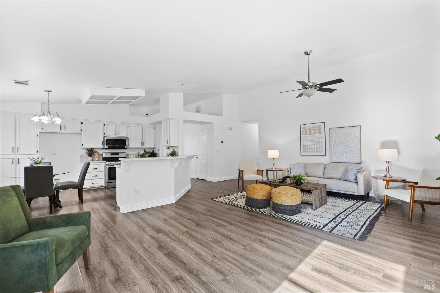 Detail Gallery Image 15 of 42 For 695 Fountain Way, Dixon,  CA 95620 - 4 Beds | 2 Baths