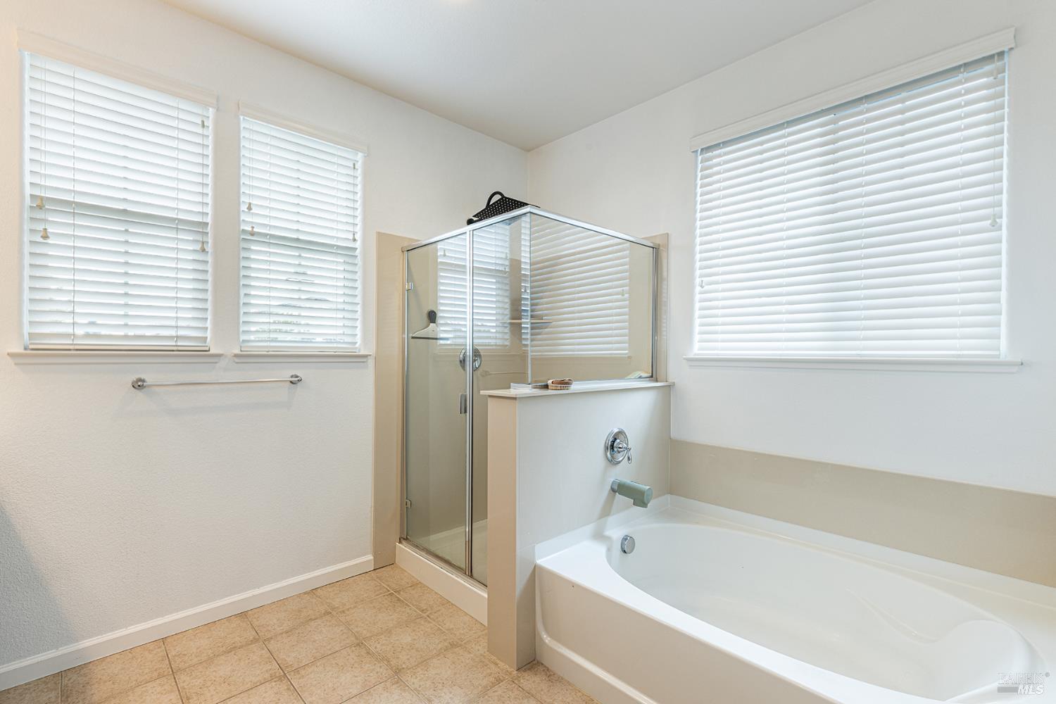 Detail Gallery Image 29 of 42 For 1694 Southridge Dr, Petaluma,  CA 94954 - 4 Beds | 2/1 Baths