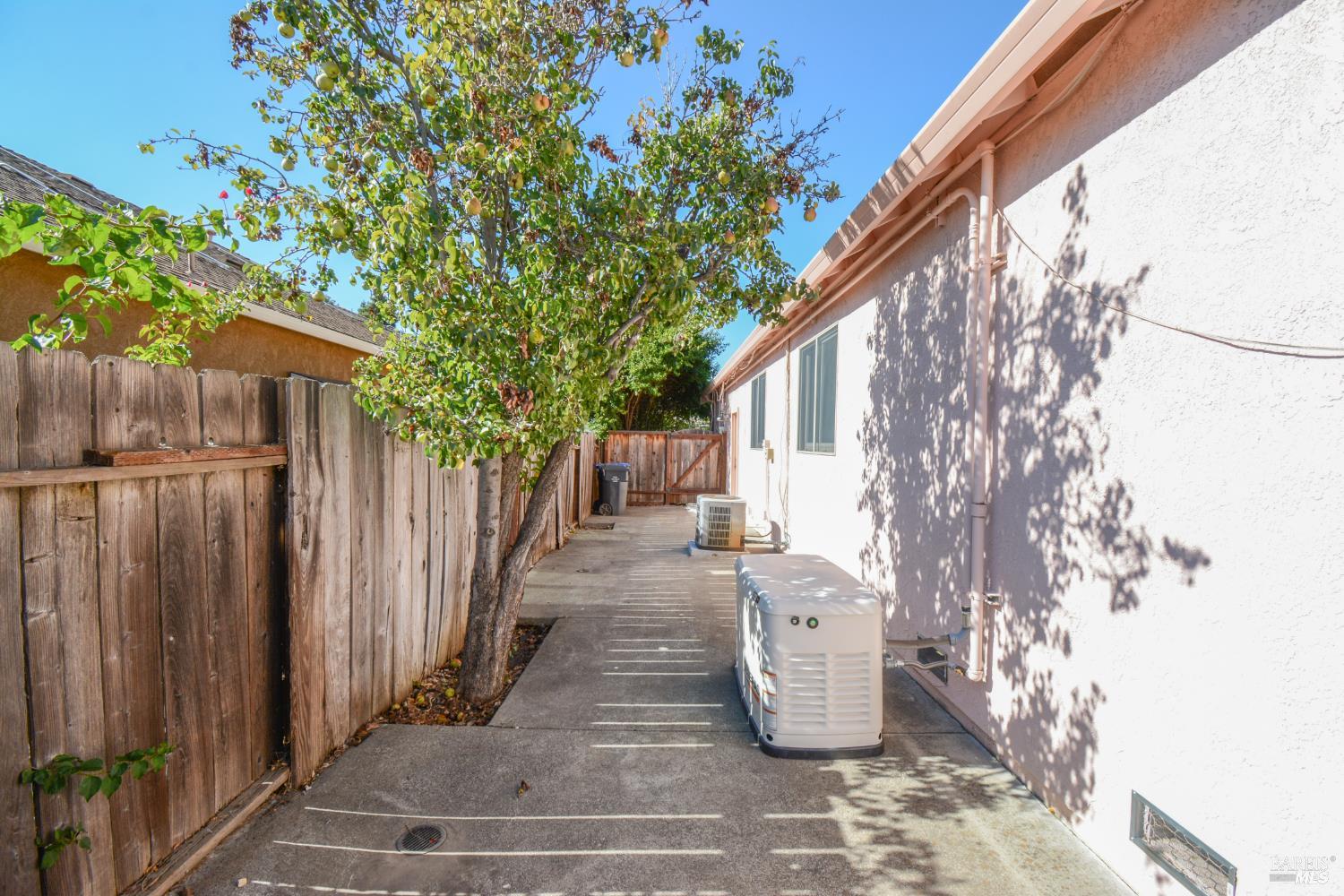 Detail Gallery Image 34 of 36 For 941 Hickory Ct, Fairfield,  CA 94533 - 3 Beds | 2 Baths