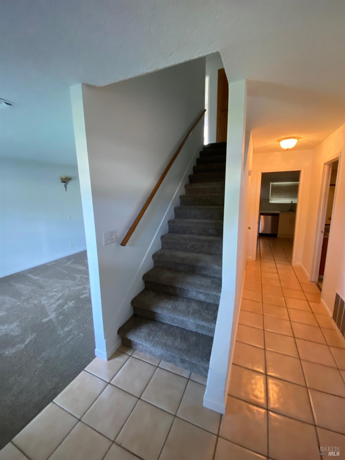 Detail Gallery Image 7 of 12 For 183 Clayton Cir, Vacaville,  CA 95687 - 4 Beds | 2/1 Baths