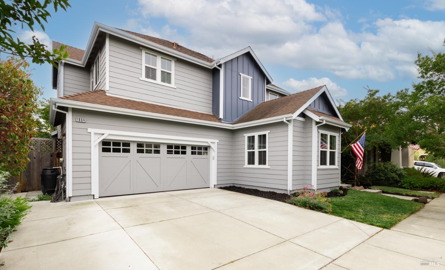 Detail Gallery Image 1 of 42 For 1694 Southridge Dr, Petaluma,  CA 94954 - 4 Beds | 2/1 Baths