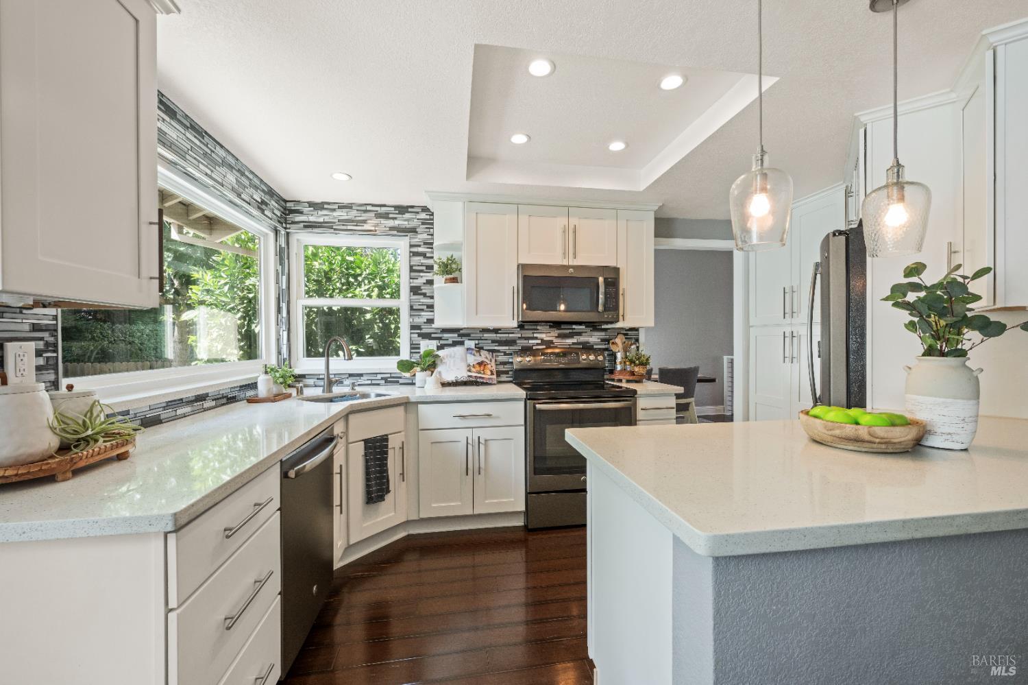 Detail Gallery Image 11 of 44 For 381 Shannon Dr, Vacaville,  CA 95688 - 4 Beds | 3 Baths