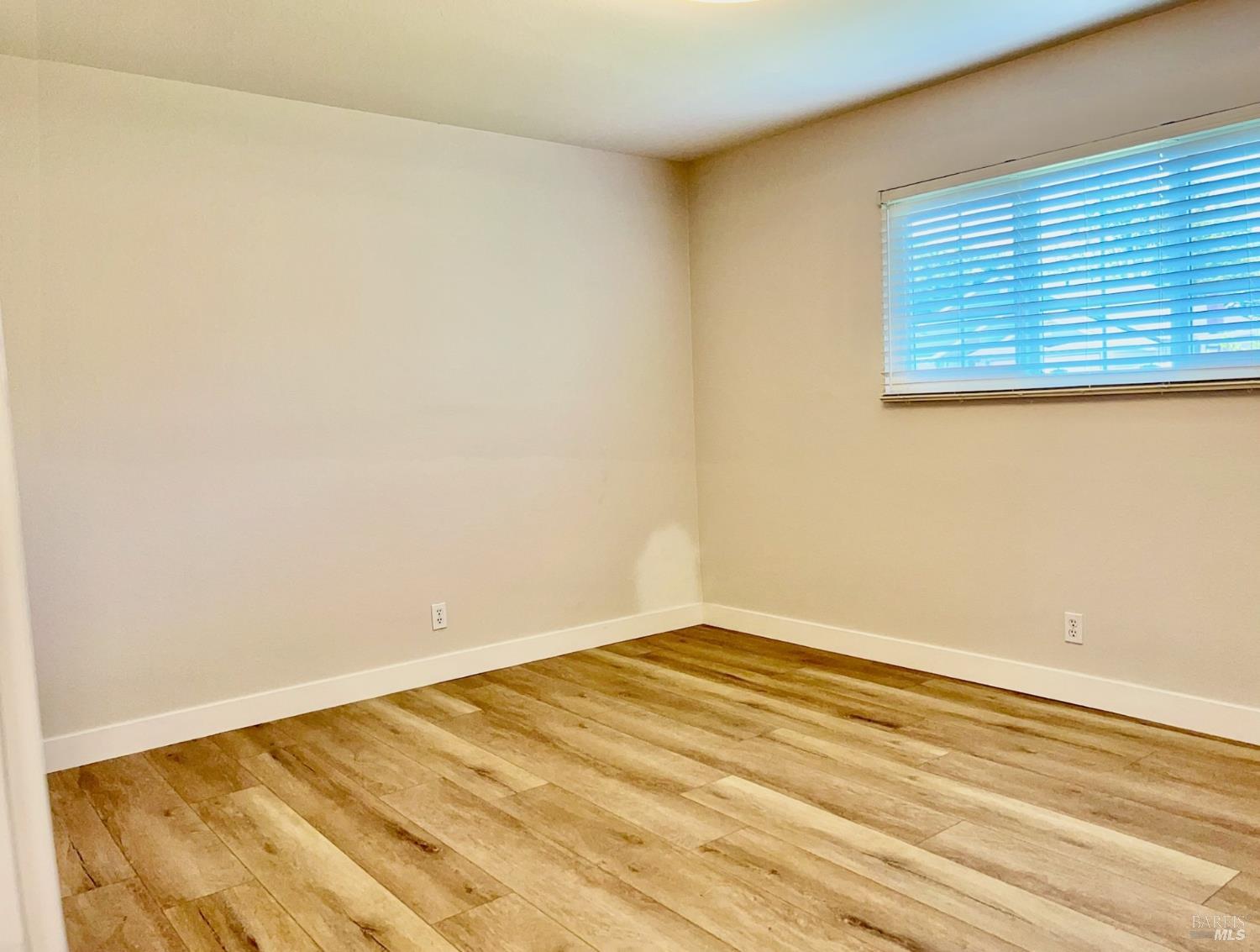 Detail Gallery Image 5 of 15 For 224 Juniper St, Vacaville,  CA 95688 - 3 Beds | 2 Baths