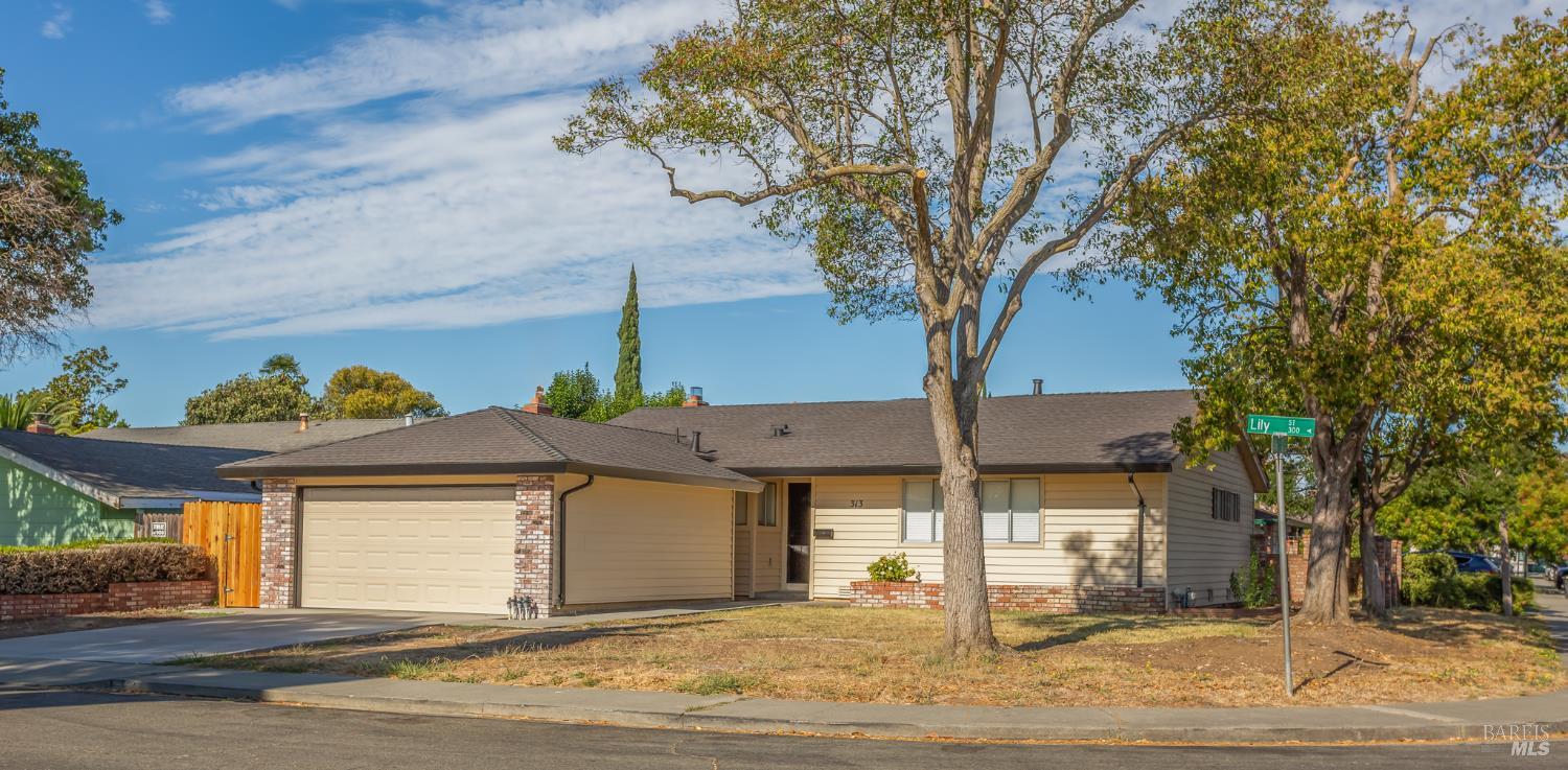 Detail Gallery Image 5 of 66 For 313 Lily St, Fairfield,  CA 94533 - 4 Beds | 2 Baths