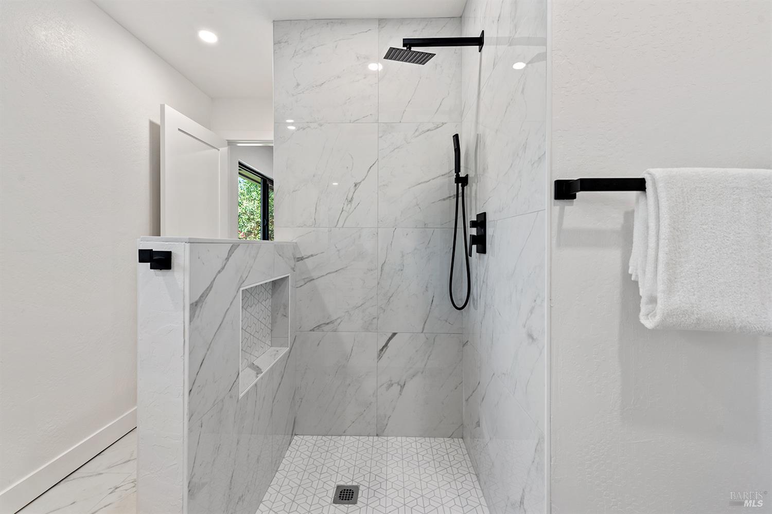 Detail Gallery Image 30 of 66 For 2283 Woodside Way, Healdsburg,  CA 95448 - 3 Beds | 4 Baths