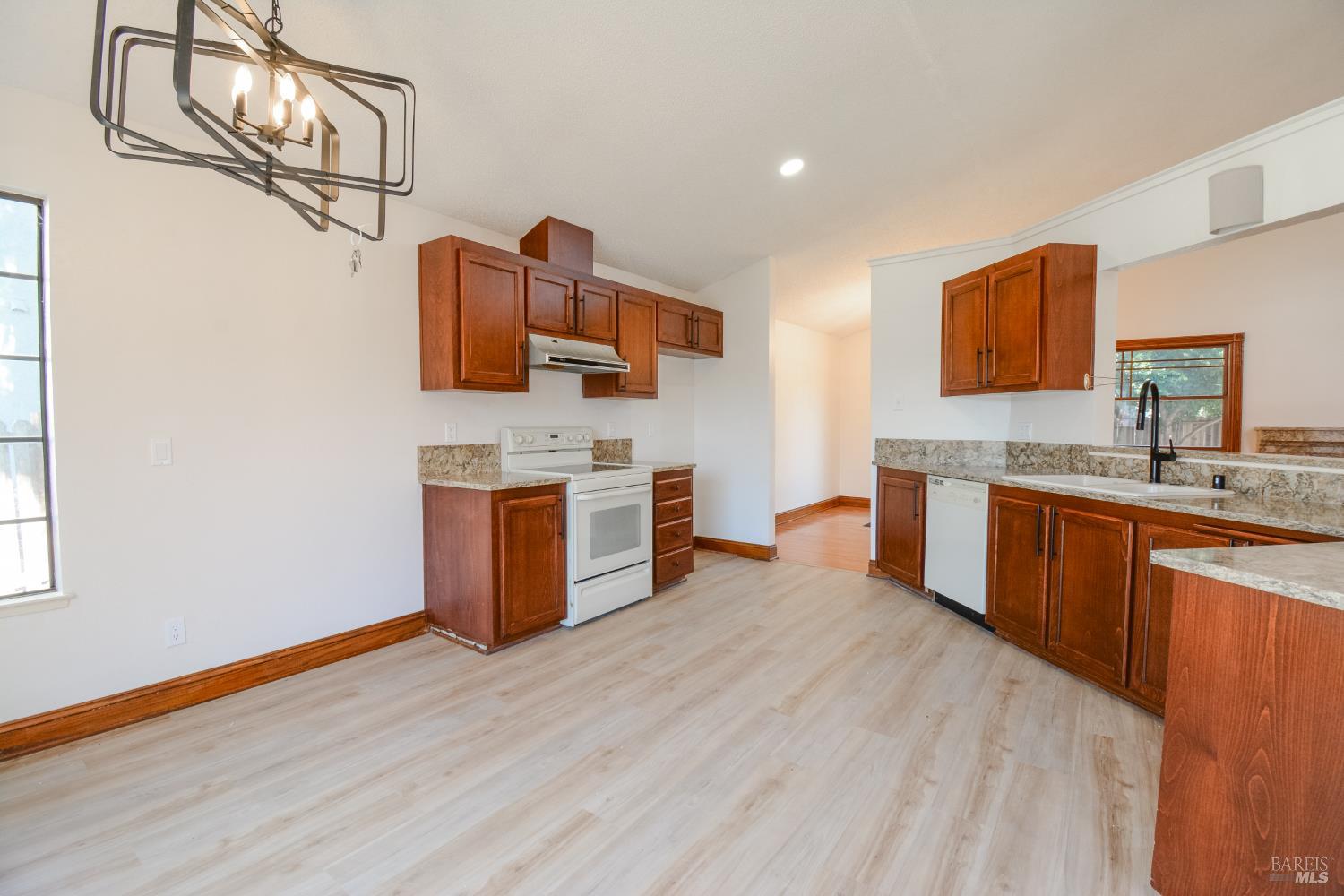 Detail Gallery Image 11 of 36 For 941 Hickory Ct, Fairfield,  CA 94533 - 3 Beds | 2 Baths