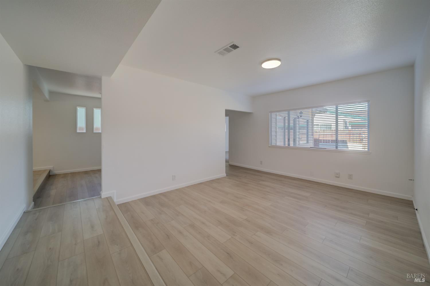 Detail Gallery Image 14 of 66 For 313 Lily St, Fairfield,  CA 94533 - 4 Beds | 2 Baths