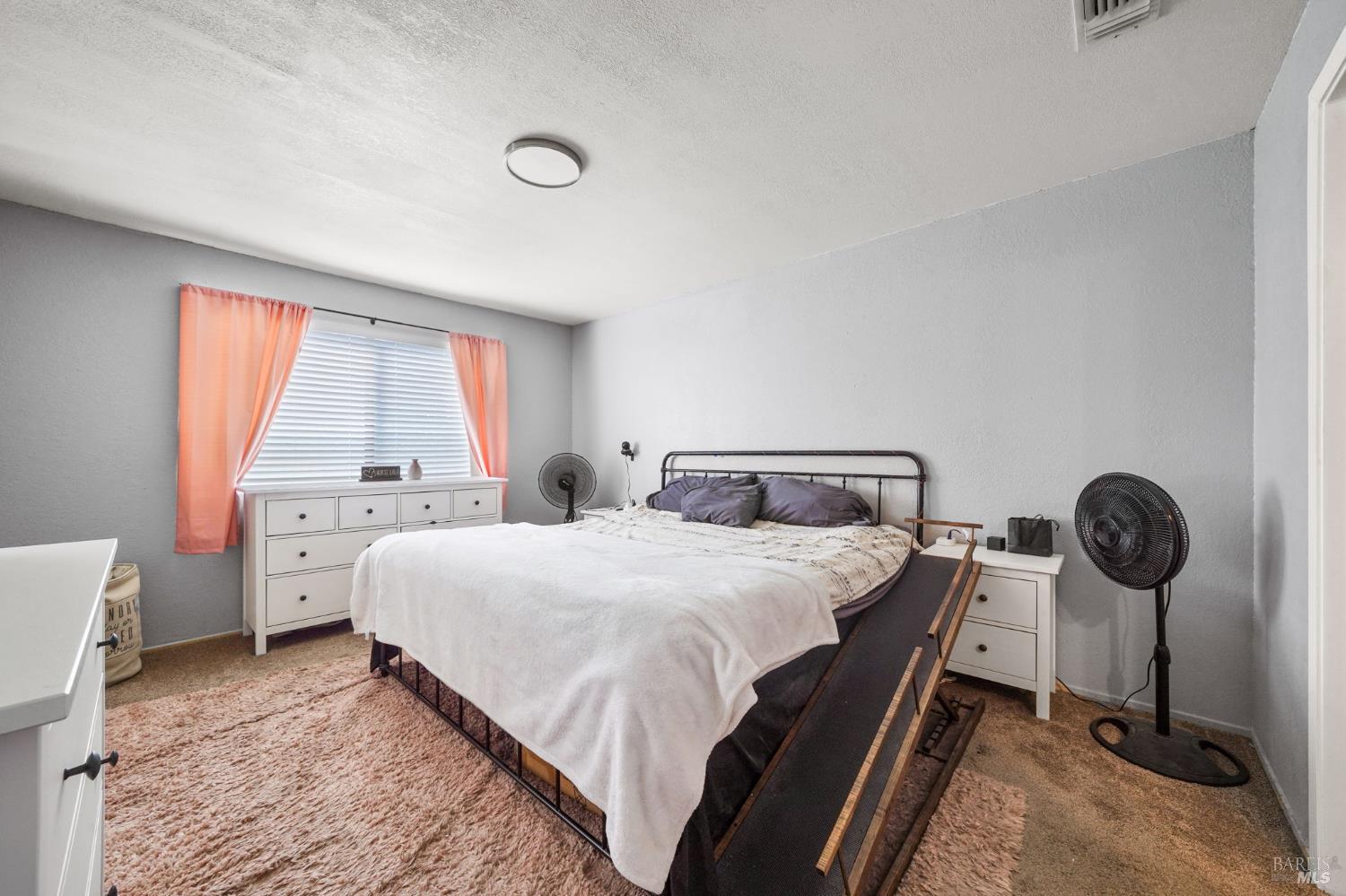 Detail Gallery Image 9 of 19 For 225 Pennsylvania Ave #A1,  Fairfield,  CA 94533 - 3 Beds | 2 Baths