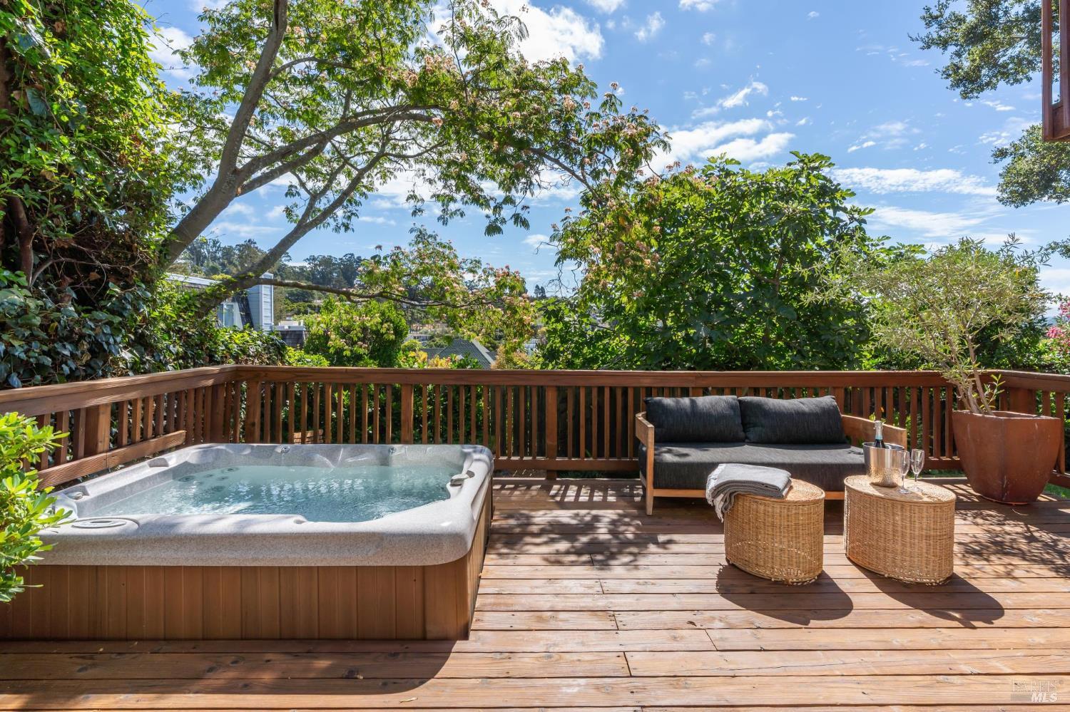 Detail Gallery Image 42 of 57 For 34 Ridge Ave, San Rafael,  CA 94901 - 3 Beds | 3 Baths