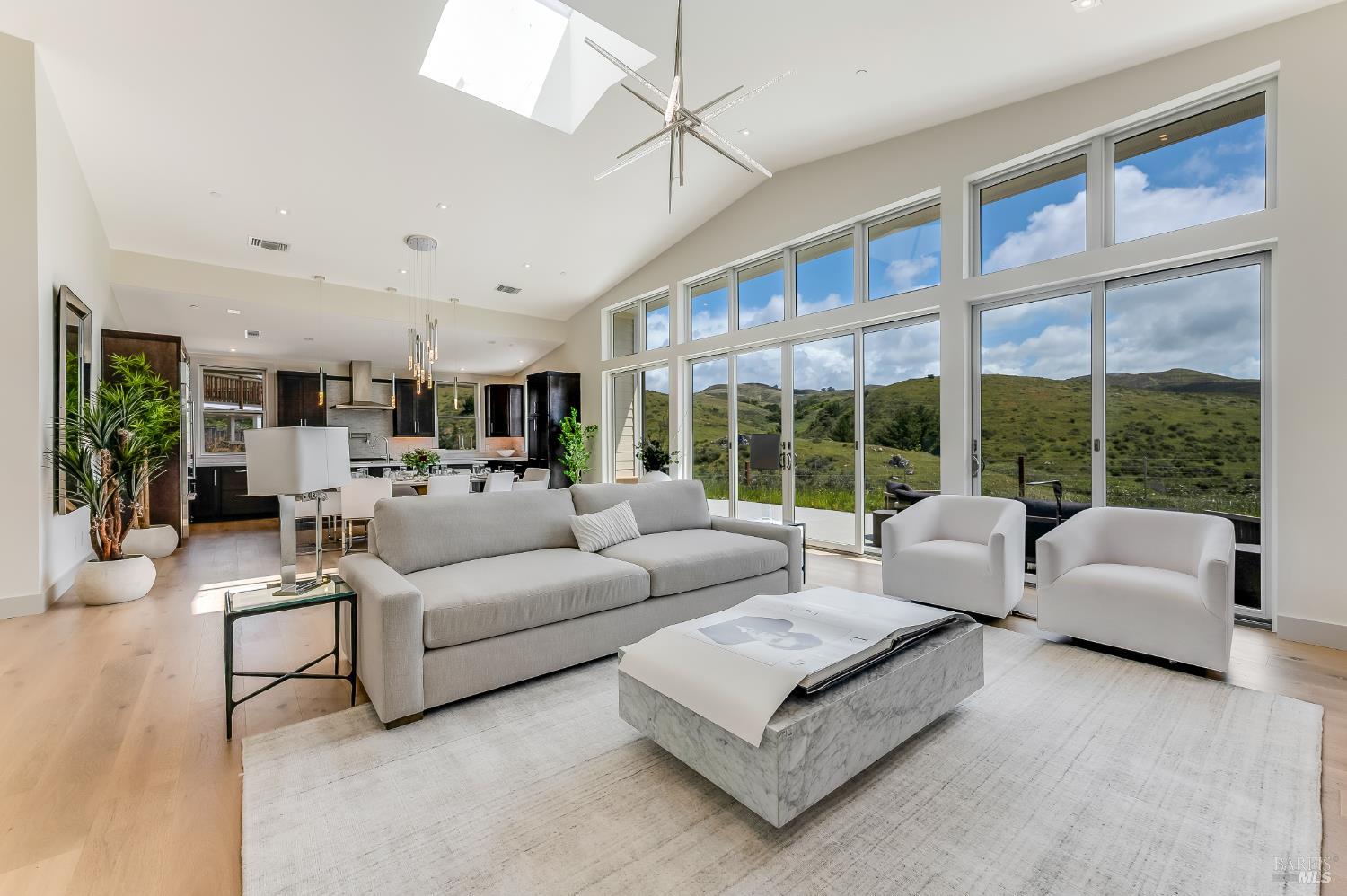 Detail Gallery Image 4 of 27 For 330 Bay Vista Ln, Bodega Bay,  CA 94923 - 3 Beds | 3 Baths