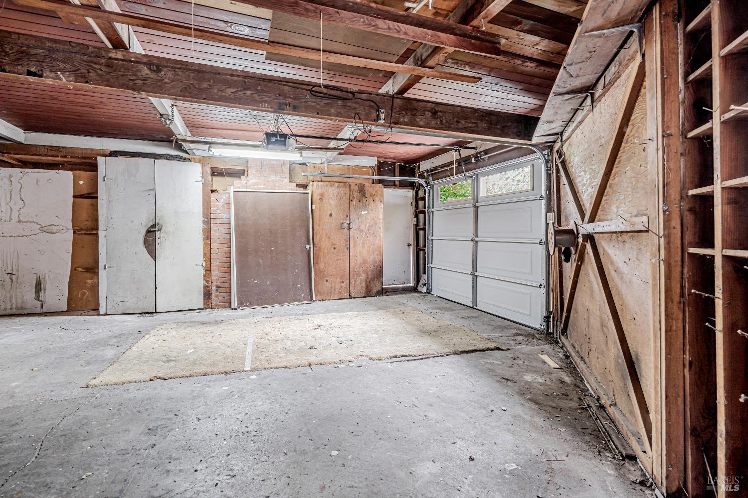 Detail Gallery Image 10 of 39 For 525 Park Ln, Petaluma,  CA 94954 - 4 Beds | 2 Baths