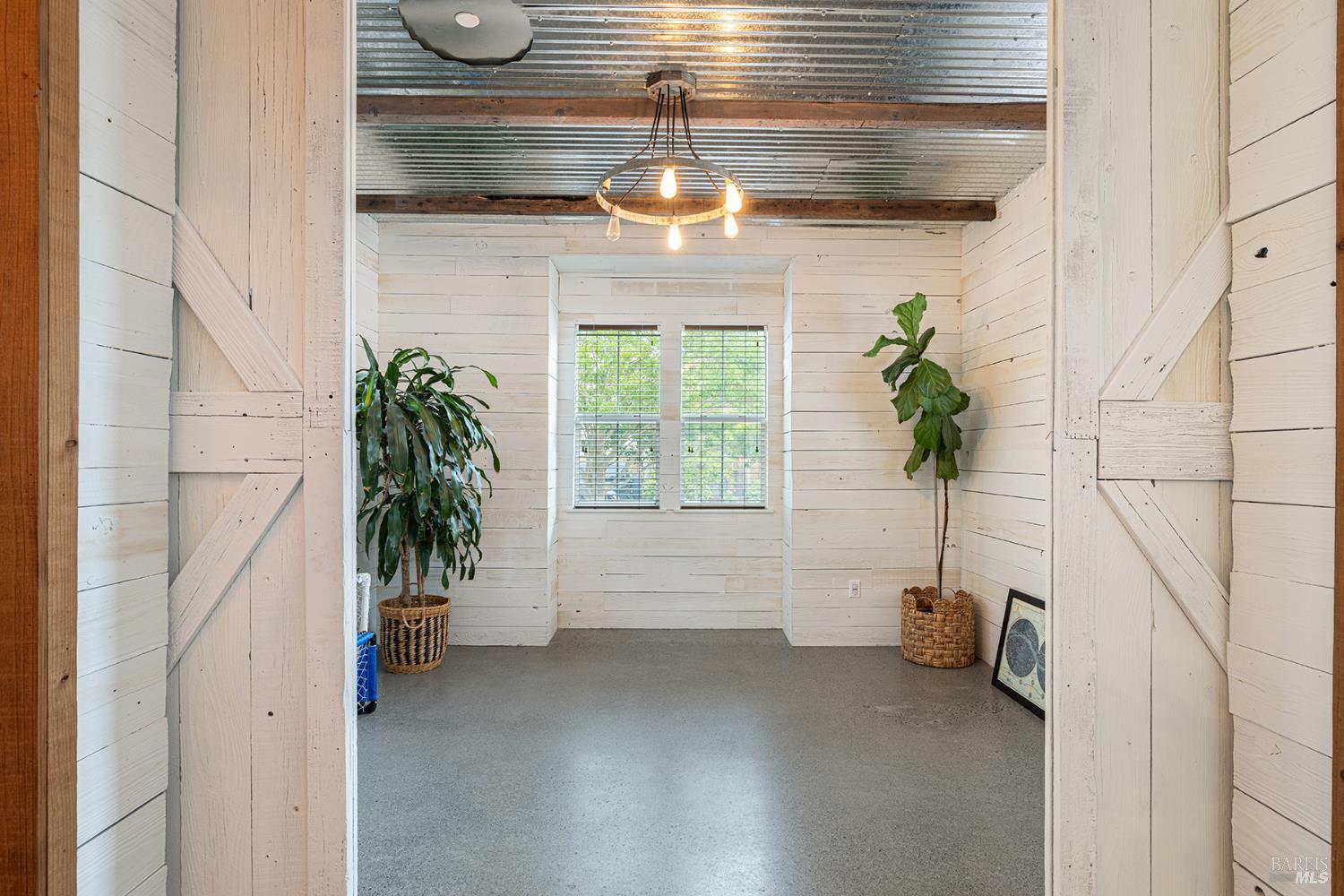 Detail Gallery Image 12 of 42 For 1694 Southridge Dr, Petaluma,  CA 94954 - 4 Beds | 2/1 Baths