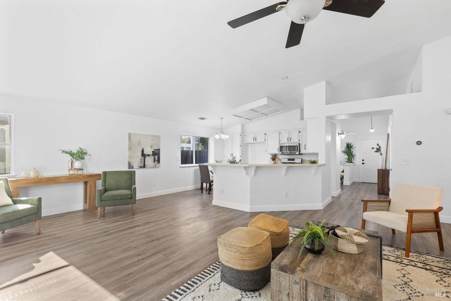 Detail Gallery Image 16 of 42 For 695 Fountain Way, Dixon,  CA 95620 - 4 Beds | 2 Baths