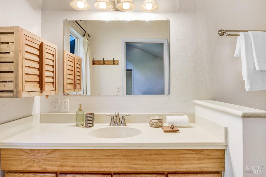 Detail Gallery Image 7 of 20 For 414 Walnut Ave, Sonoma,  CA 95476 - 4 Beds | 2 Baths