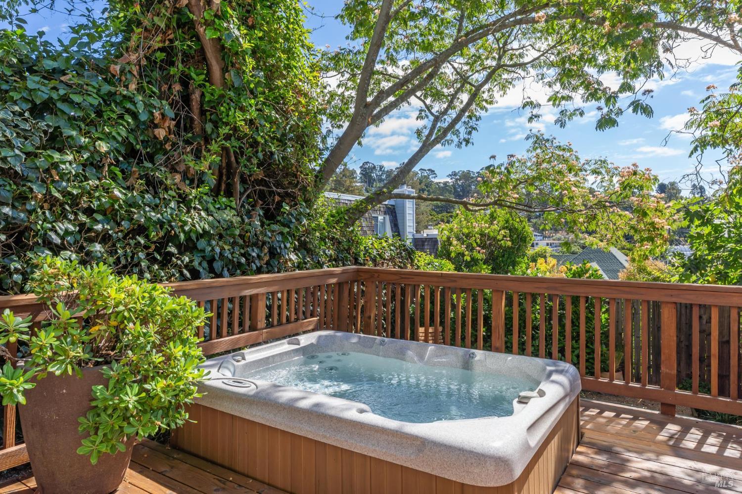 Detail Gallery Image 43 of 57 For 34 Ridge Ave, San Rafael,  CA 94901 - 3 Beds | 3 Baths