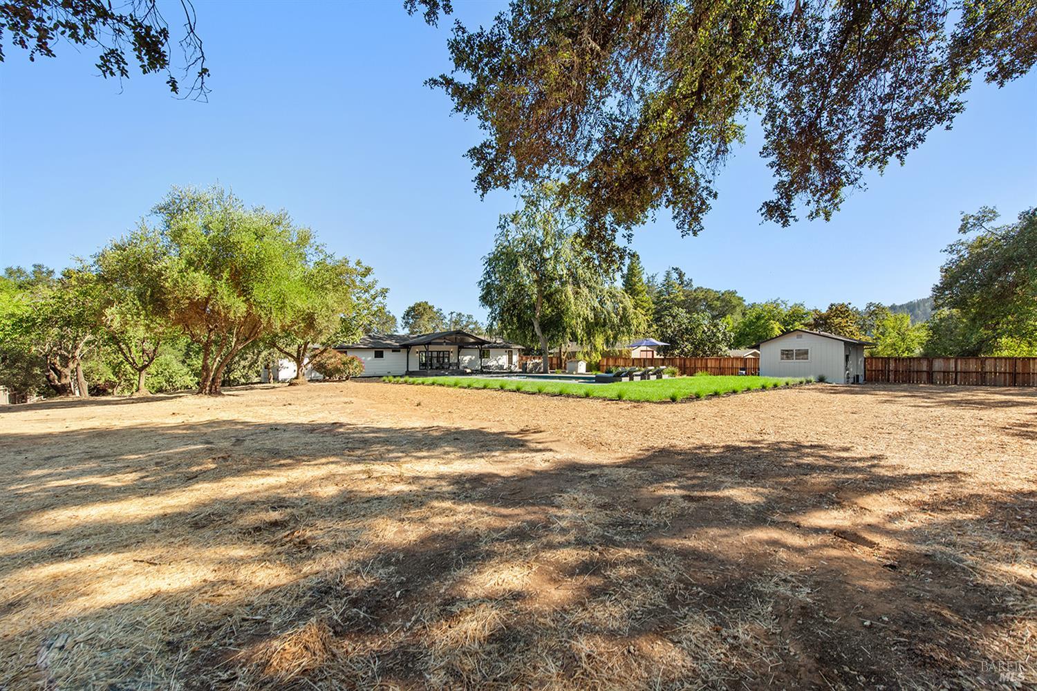 Detail Gallery Image 50 of 66 For 2283 Woodside Way, Healdsburg,  CA 95448 - 3 Beds | 4 Baths