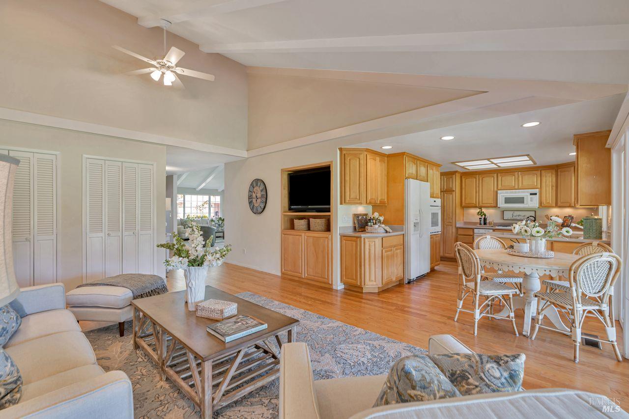 Detail Gallery Image 15 of 37 For 356 Pythian Rd, Santa Rosa,  CA 95409 - 3 Beds | 2 Baths