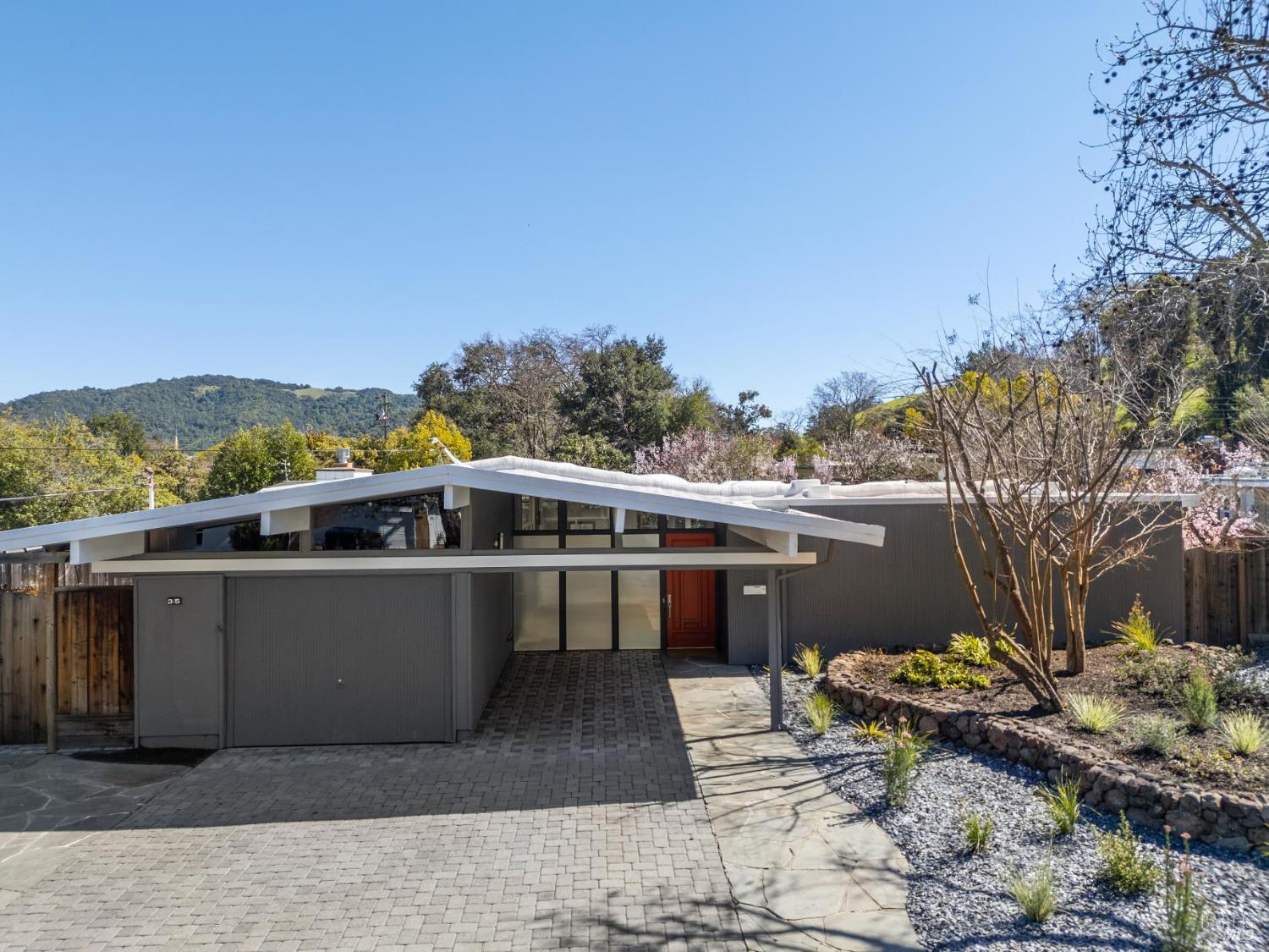 Detail Gallery Image 45 of 47 For 35 Golden Hinde Blvd, San Rafael,  CA 94903 - 4 Beds | 2 Baths