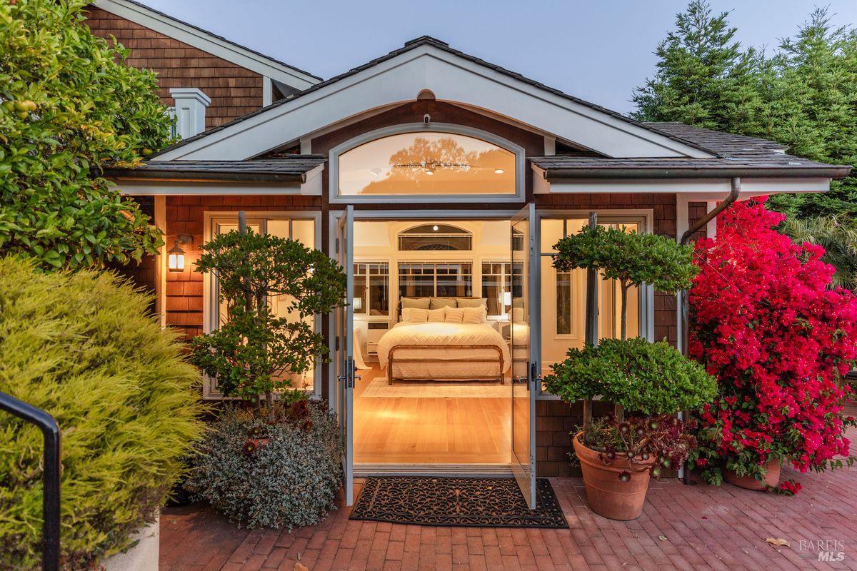 Detail Gallery Image 55 of 61 For 335 Golden Gate Ave, Belvedere,  CA 94920 - 4 Beds | 4/1 Baths