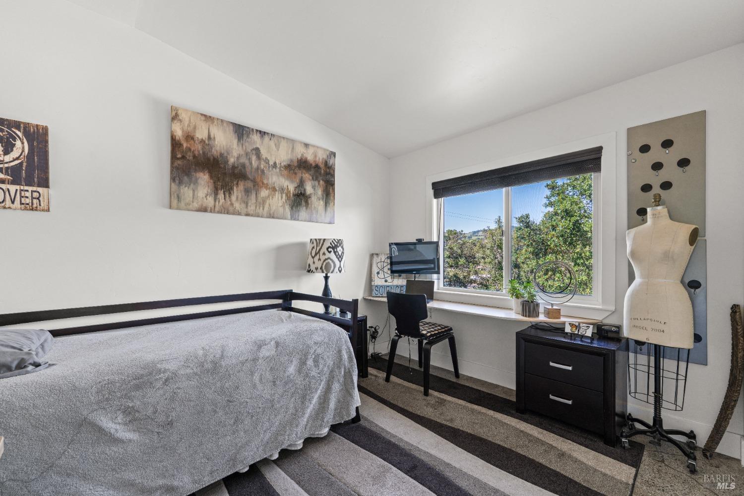 Detail Gallery Image 38 of 58 For 22855 Chianti Rd, Geyserville,  CA 95441 - 5 Beds | 3/1 Baths