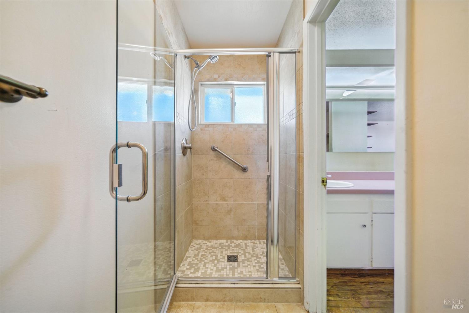 Detail Gallery Image 17 of 51 For 2559 Las Gallinas Ave, San Rafael,  CA 94903 - 5 Beds | 2/1 Baths