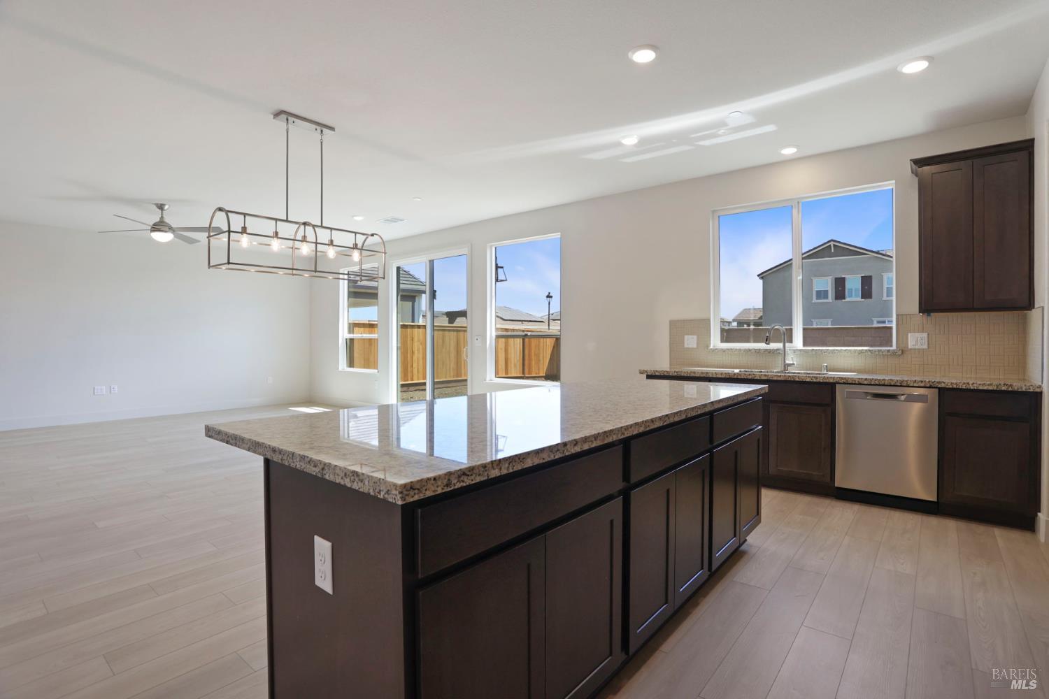 Detail Gallery Image 7 of 28 For 973 Carrol Lot 18 Way, Vacaville,  CA 95687 - 3 Beds | 2 Baths