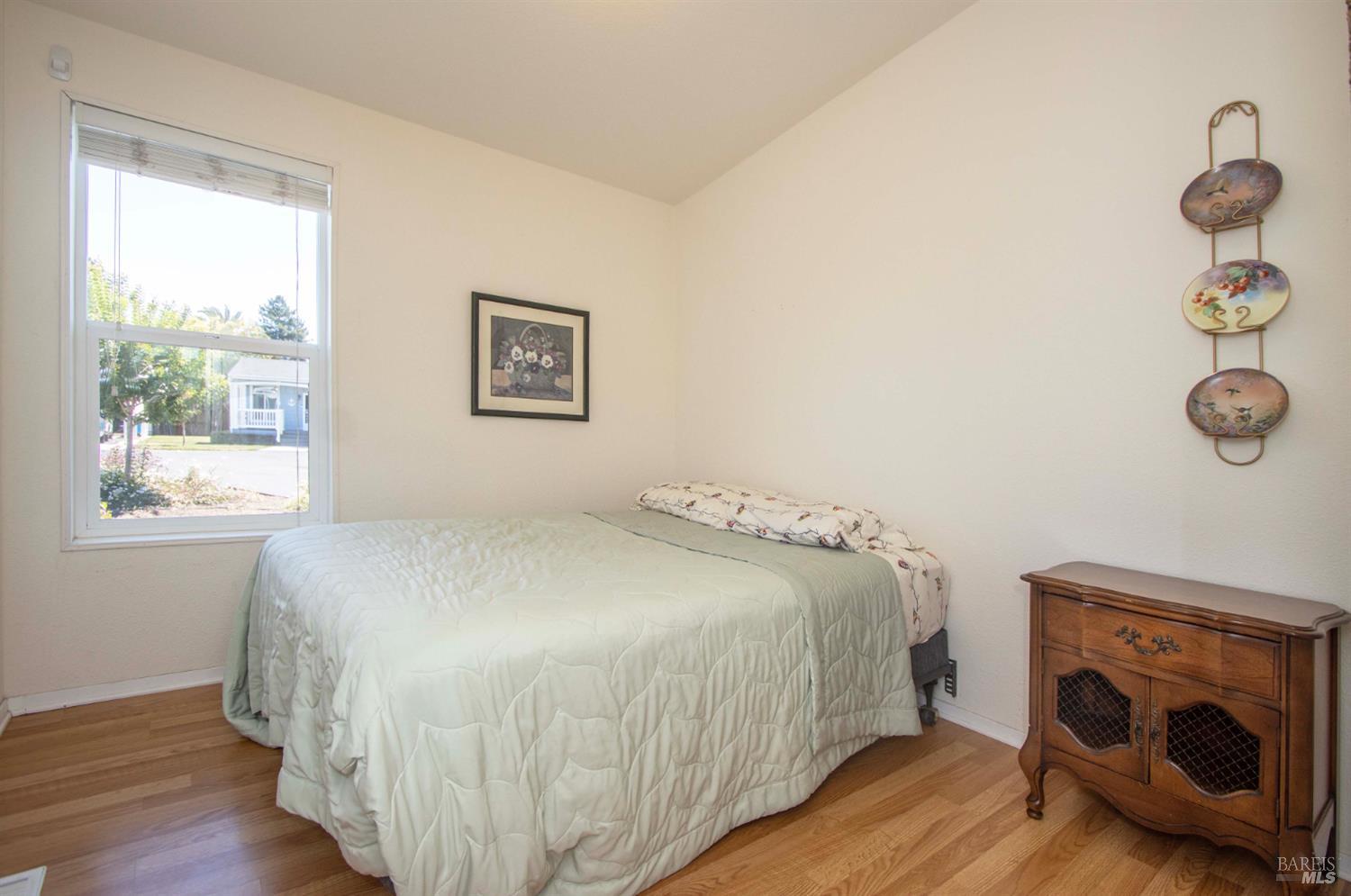 Detail Gallery Image 16 of 33 For 63 Oakwood Dr, Petaluma,  CA 94954 - 3 Beds | 2 Baths