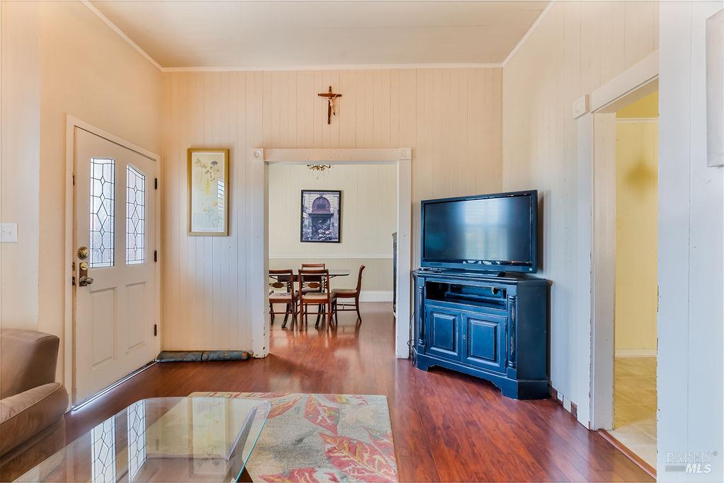 Detail Gallery Image 6 of 42 For 141 E F St, Benicia,  CA 94510 - 2 Beds | 3 Baths