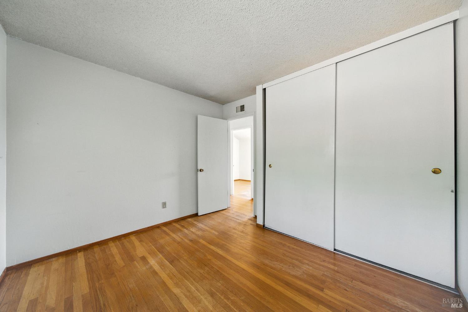 Detail Gallery Image 24 of 51 For 2559 Las Gallinas Ave, San Rafael,  CA 94903 - 5 Beds | 2/1 Baths