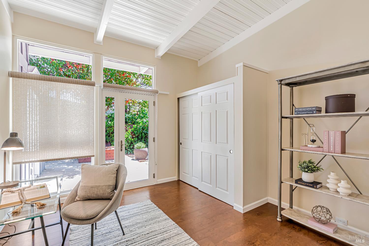 Detail Gallery Image 11 of 23 For 555 Wisteria Way, San Rafael,  CA 94903 - 3 Beds | 2 Baths